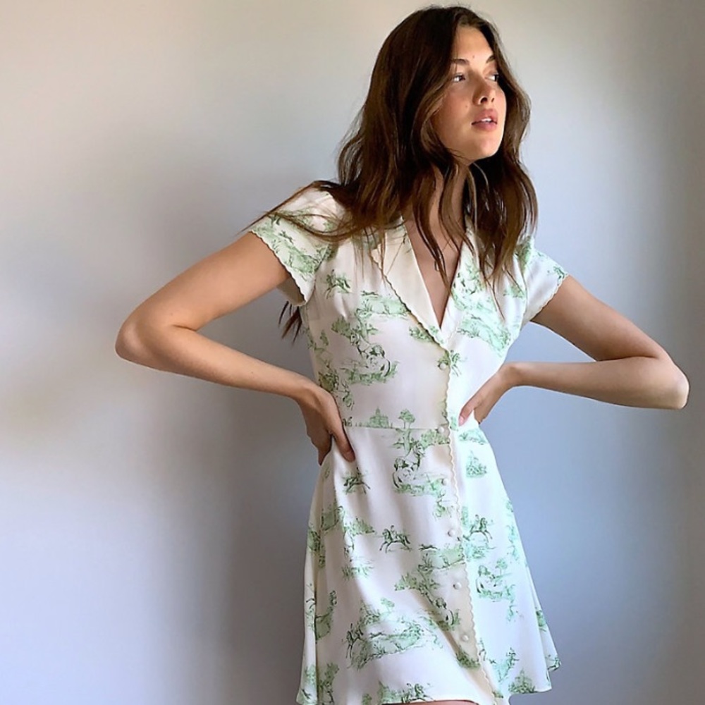 SUNDAY BEST VIDA DRESS ISO!!! (Size XS or S)